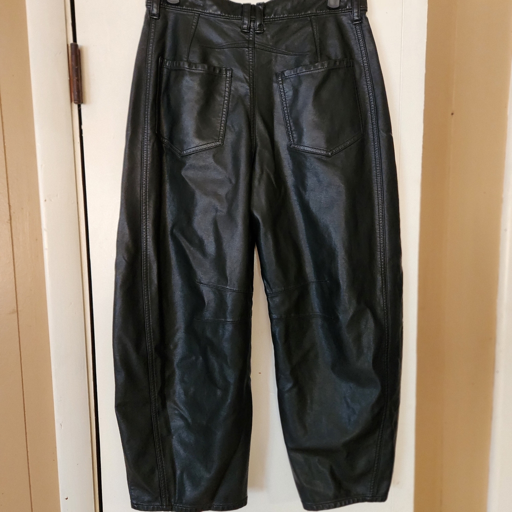 WE THE FREE GOOD LUCK VEGAN LEATHER MID-RISE BARREL JEANS - SIZE 27- COLOR BLACK - Picture 10 of 12